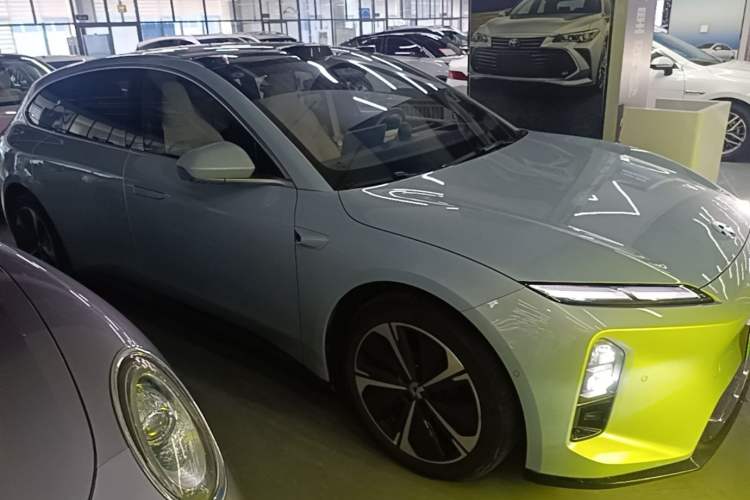 Used Nio ET5T 2025 75 kWh Touring Front Right 45 Deg
