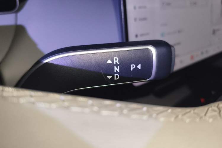 Used Nio ET5T 2025 75 kWh Touring Gear Lever