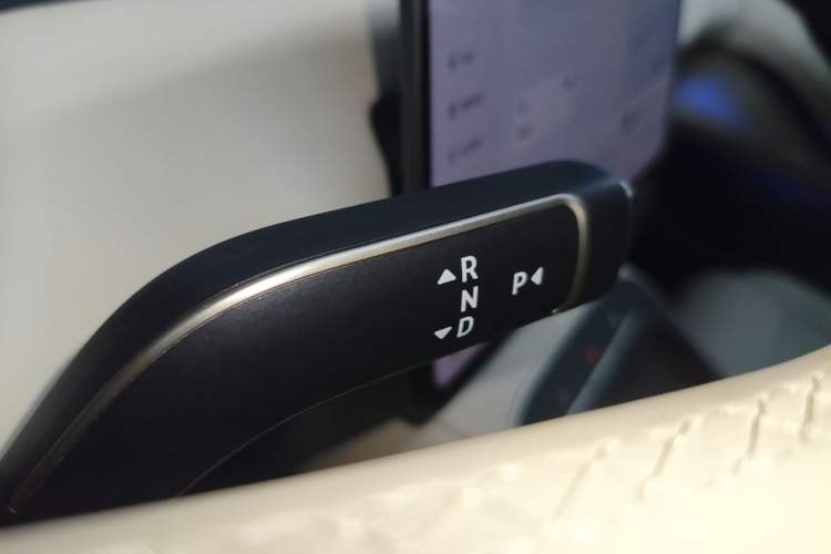 Used Nio ET5T 2025 75 kWh Touring Gear Lever