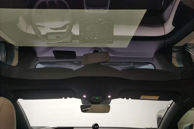 Used Nio ET5T 2025 75 kWh Touring Headliner