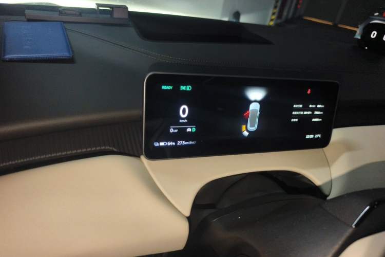 Used Nio ET5T 2025 75 kWh Touring Instrument Cluster