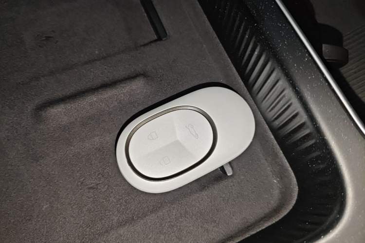 Used Nio ET5T 2025 75 kWh Touring Interior 1