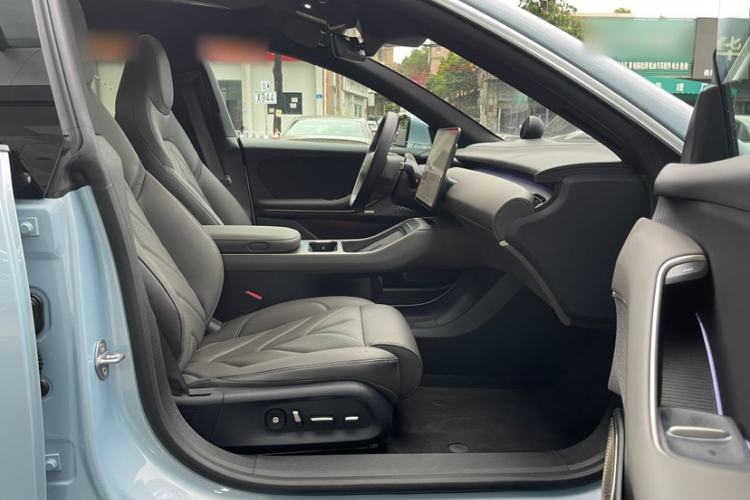 Used Nio ET5T 2025 75 kWh Touring Interior 10