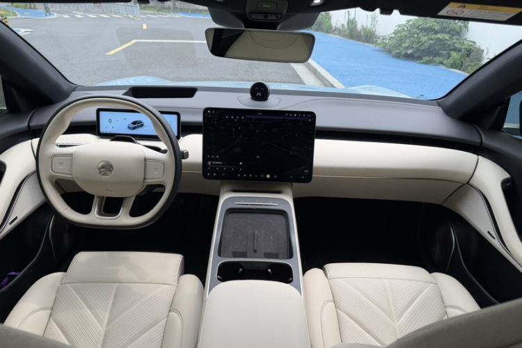 Used Nio ET5T 2025 75 kWh Touring Interior 2
