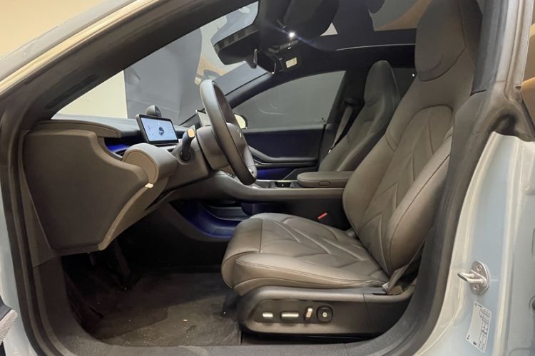 Used Nio ET5T 2025 75 kWh Touring Interior 3
