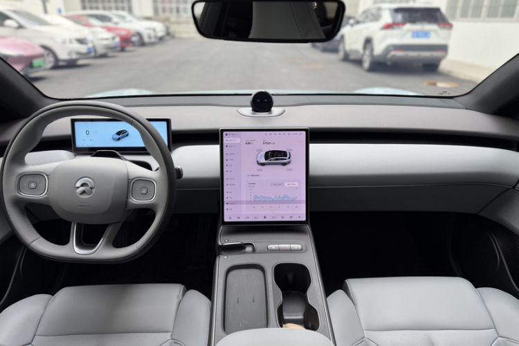 Used Nio ET5T 2025 75 kWh Touring Interior 3