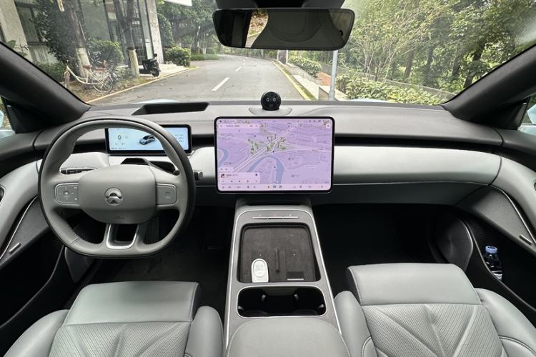 Used Nio ET5T 2025 75 kWh Touring Interior 4