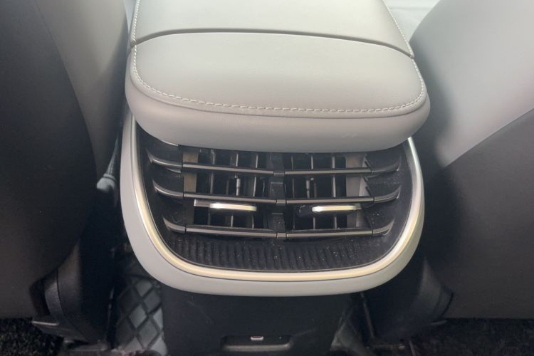 Used Nio ET5T 2025 75 kWh Touring Interior 4