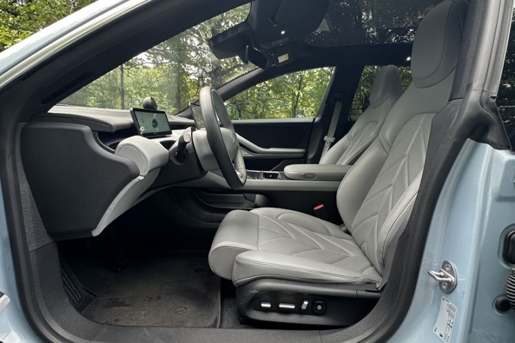 Used Nio ET5T 2025 75 kWh Touring Interior 8