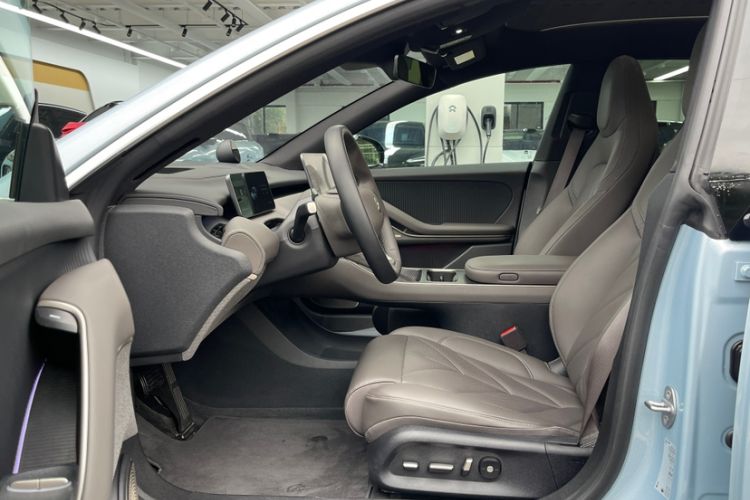 Used Nio ET5T 2025 75 kWh Touring Interior 9