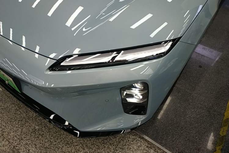 Used Nio ET5T 2025 75 kWh Touring Left Front Headlight