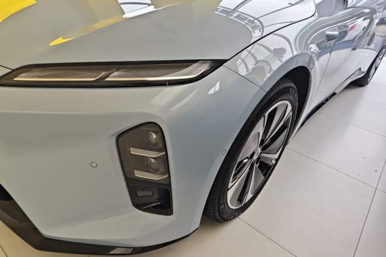 Used Nio ET5T 2025 75 kWh Touring Left Front Headlight