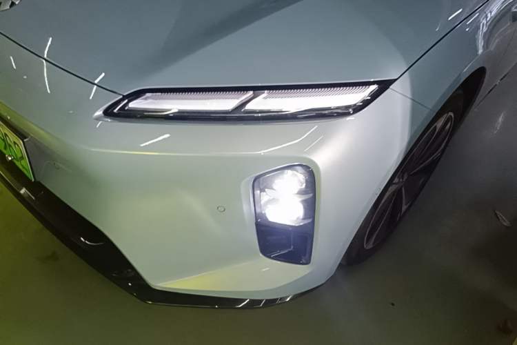 Used Nio ET5T 2025 75 kWh Touring Left Front Headlight