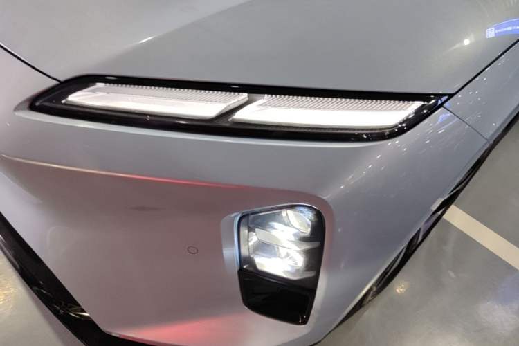 Used Nio ET5T 2025 75 kWh Touring Left Front Headlight