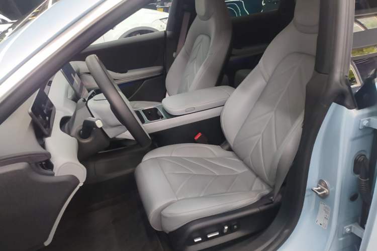 Used Nio ET5T 2025 75 kWh Touring Left Front Seat