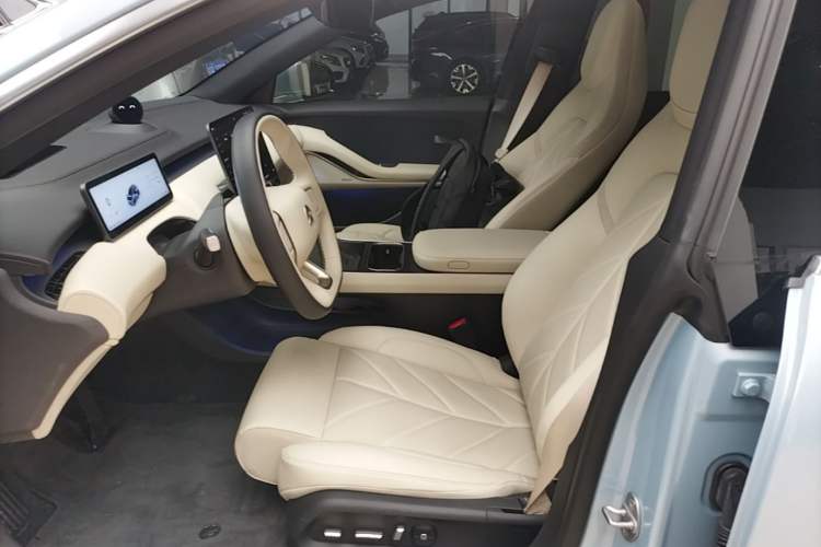 Used Nio ET5T 2025 75 kWh Touring Left Front Seat