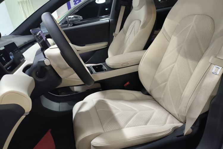 Used Nio ET5T 2025 75 kWh Touring Left Front Seat