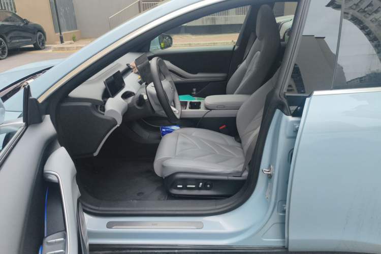 Used Nio ET5T 2025 75 kWh Touring Left Front Seat
