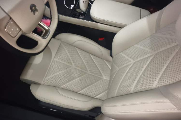 Used Nio ET5T 2025 75 kWh Touring Left Front Seat