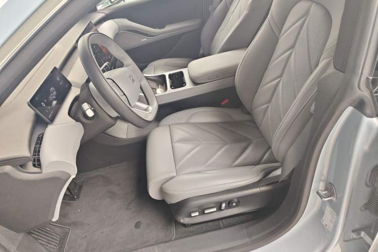 Used Nio ET5T 2025 75 kWh Touring Left Front Seat