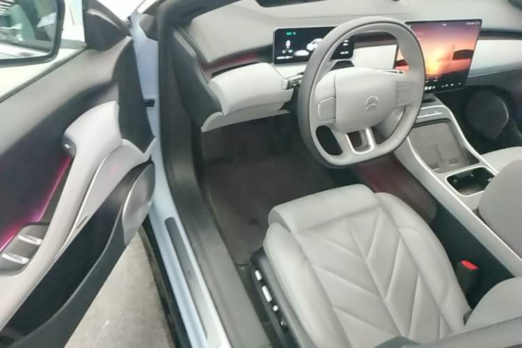 Used Nio ET5T 2025 75 kWh Touring Left Front Seat