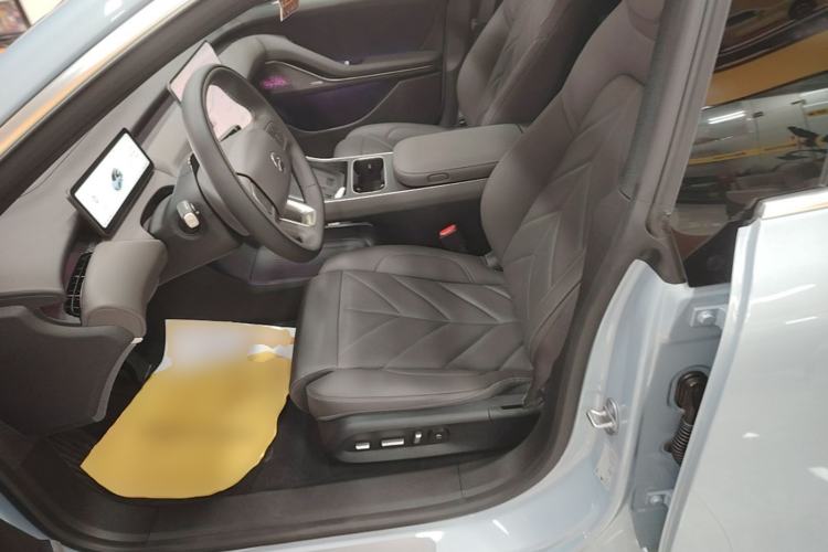 Used Nio ET5T 2025 75 kWh Touring Left Front Seat
