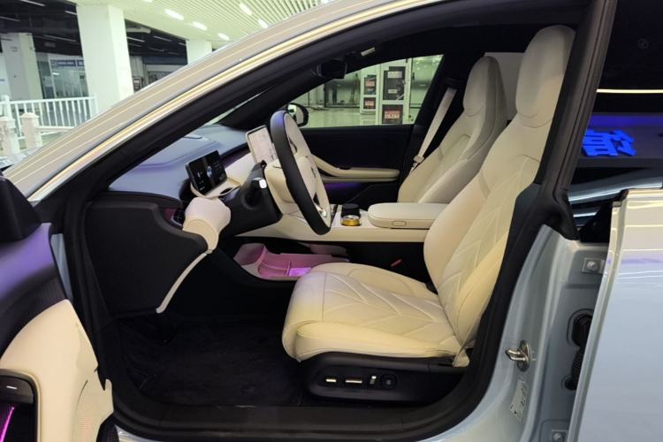 Used Nio ET5T 2025 75 kWh Touring Left Front Seat