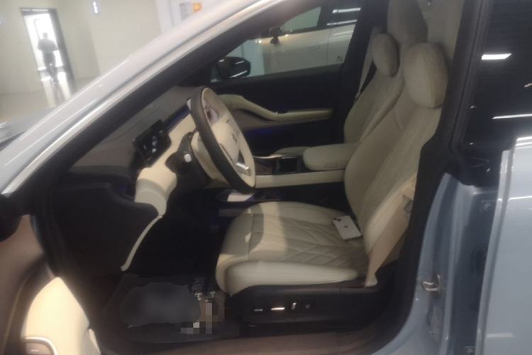 Used Nio ET5T 2025 75 kWh Touring Left Front Seat
