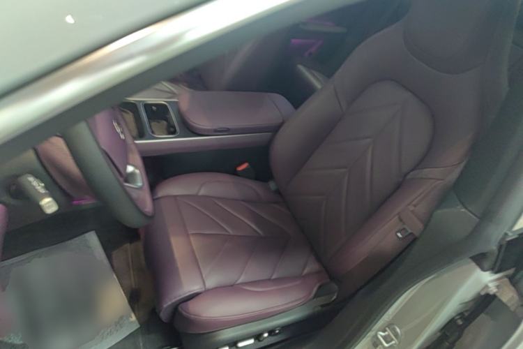 Used Nio ET5T 2025 75 kWh Touring Left Front Seat