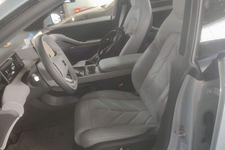 Used Nio ET5T 2025 75 kWh Touring Left Front Seat