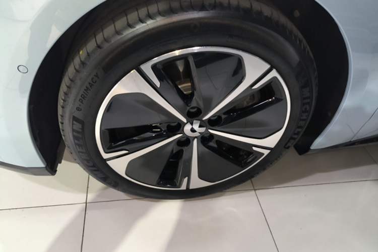 Used Nio ET5T 2025 75 kWh Touring Left Front Wheel Hub