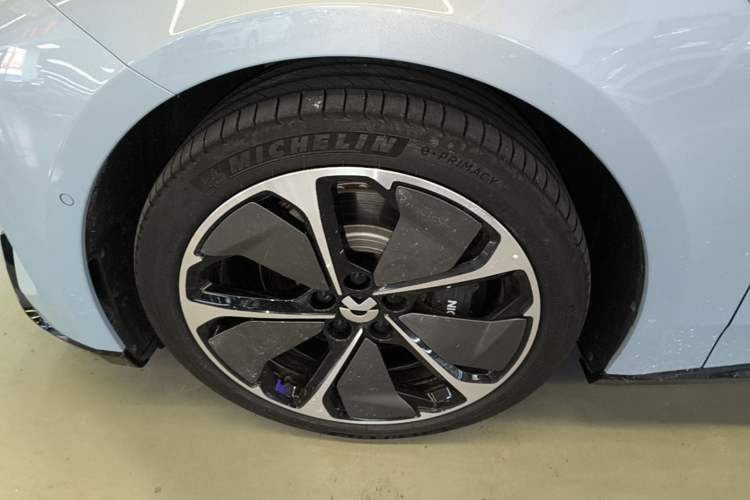 Used Nio ET5T 2025 75 kWh Touring Left Front Wheel Hub