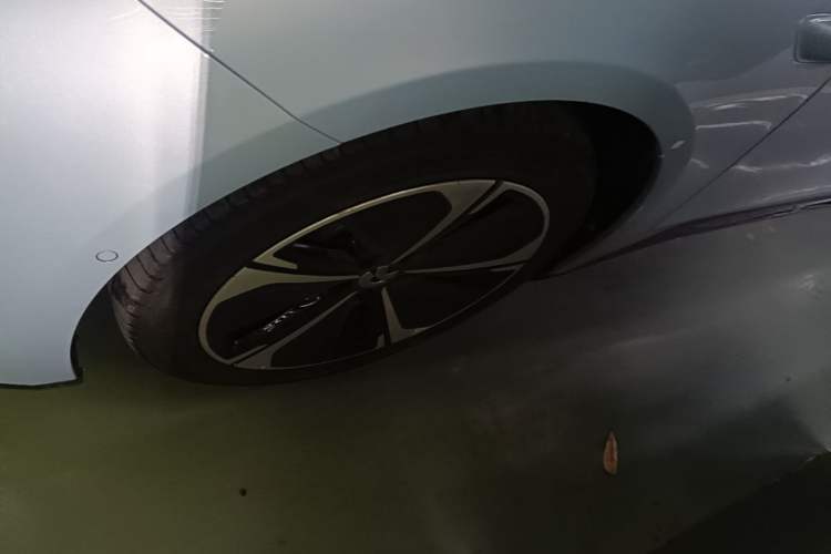Used Nio ET5T 2025 75 kWh Touring Left Front Wheel Hub