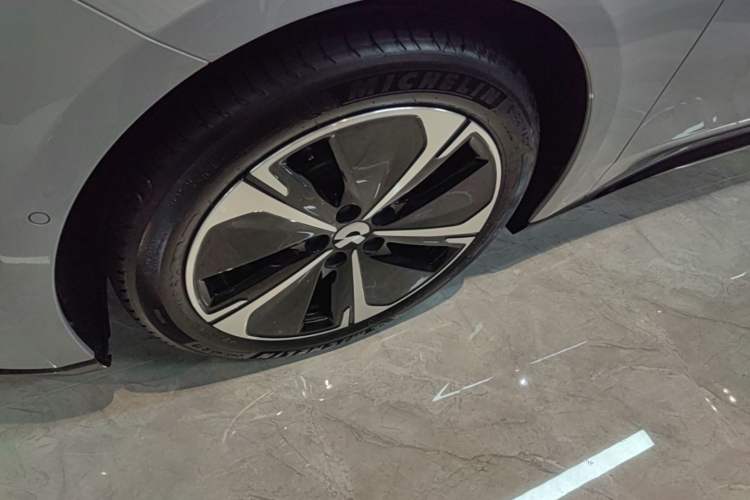 Used Nio ET5T 2025 75 kWh Touring Left Front Wheel Hub