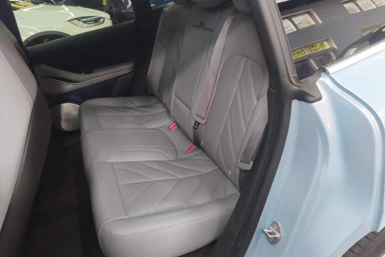 Used Nio ET5T 2025 75 kWh Touring Left Rear Seat