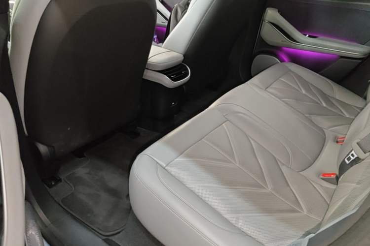 Used Nio ET5T 2025 75 kWh Touring Left Rear Seat