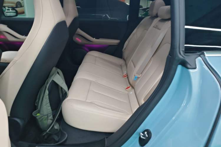 Used Nio ET5T 2025 75 kWh Touring Left Rear Seat
