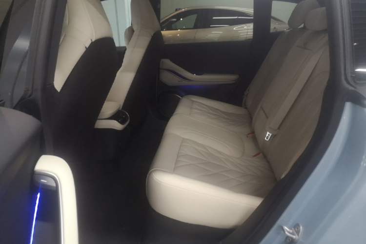 Used Nio ET5T 2025 75 kWh Touring Left Rear Seat
