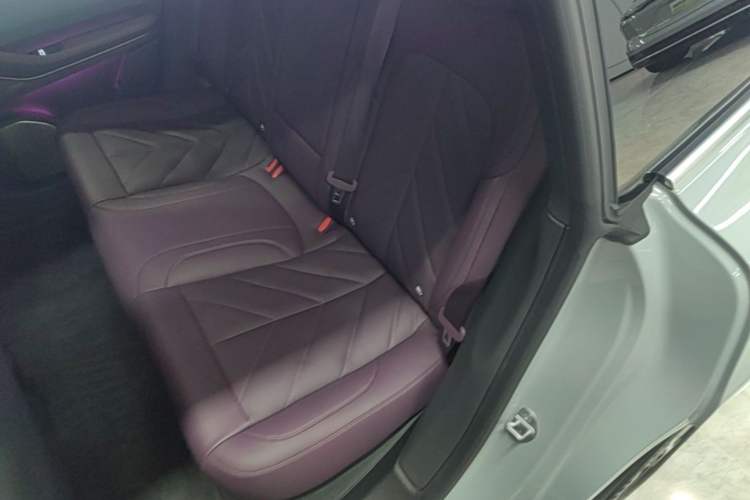 Used Nio ET5T 2025 75 kWh Touring Left Rear Seat