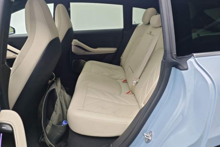 Used Nio ET5T 2025 75 kWh Touring Left Rear Seat