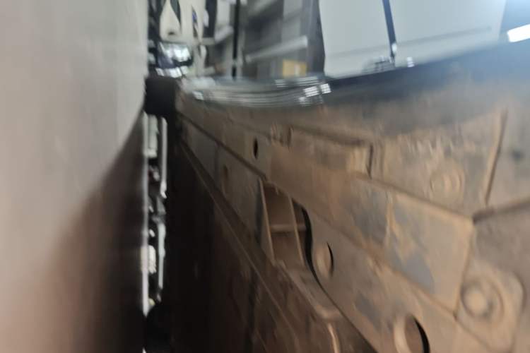 Used Nio ET5T 2025 75 kWh Touring Left Side Sill