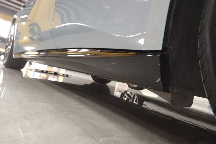 Used Nio ET5T 2025 75 kWh Touring Left Side Sill