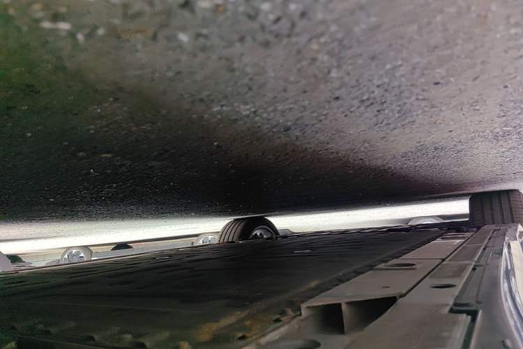 Used Nio ET5T 2025 75 kWh Touring Left Side Sill