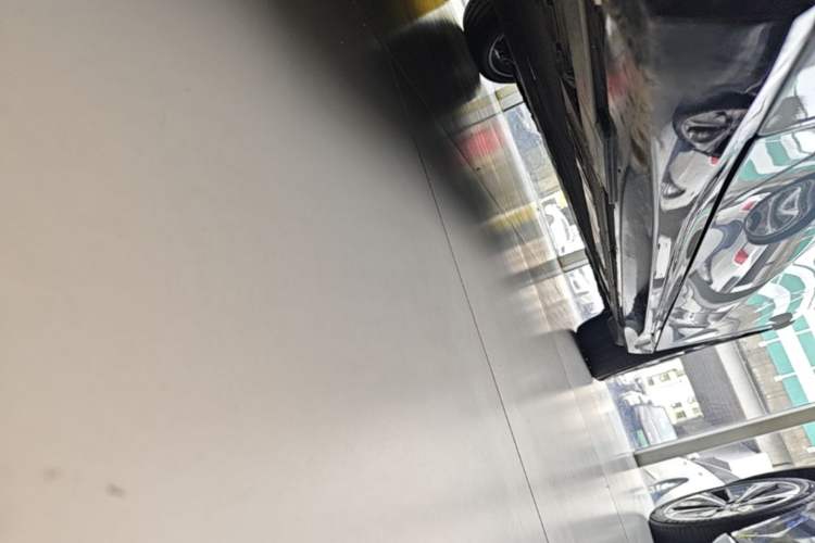 Used Nio ET5T 2025 75 kWh Touring Left Side Sill