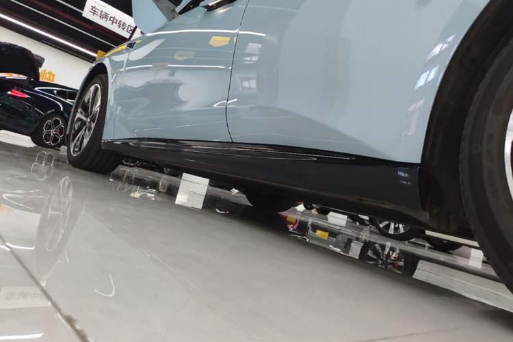 Used Nio ET5T 2025 75 kWh Touring Left Side Sill