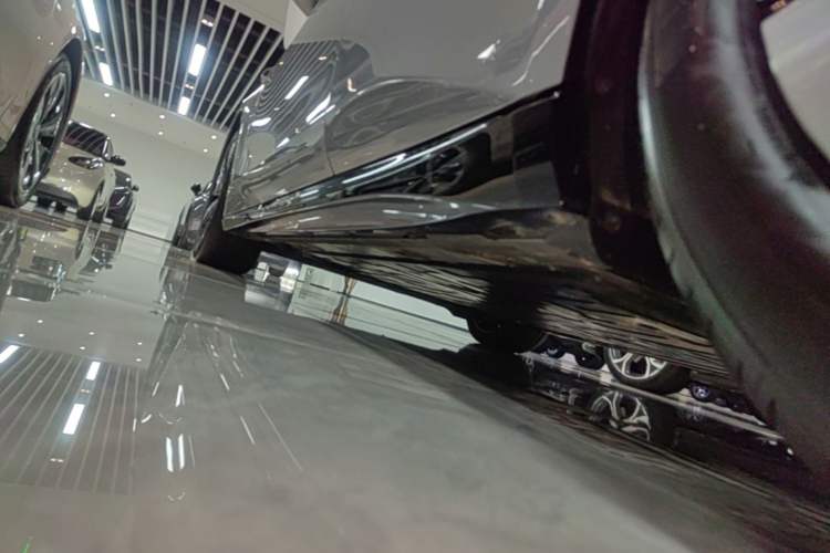 Used Nio ET5T 2025 75 kWh Touring Left Side Sill