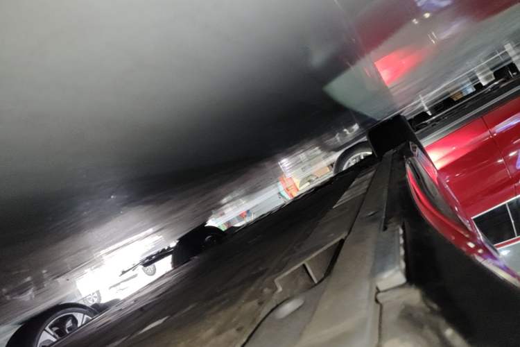 Used Nio ET5T 2025 75 kWh Touring Left Side Sill
