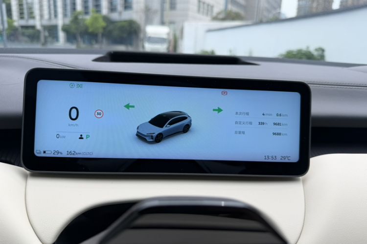 Used Nio ET5T 2025 75 kWh Touring Odometer Close Up
