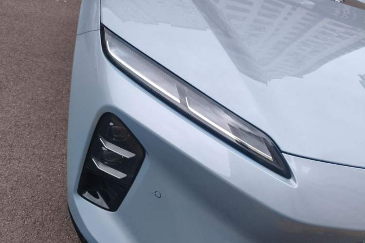 Used Nio ET5T 2025 75 kWh Touring Right Front Headlight