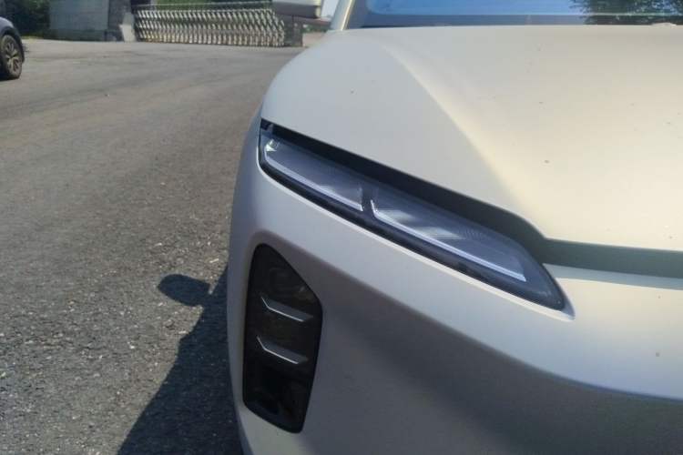 Used Nio ET5T 2025 75 kWh Touring Right Front Headlight